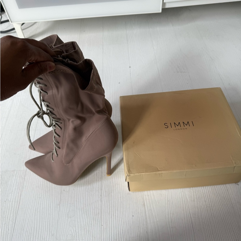 Women's Tan Lace-Up Heeled Boots